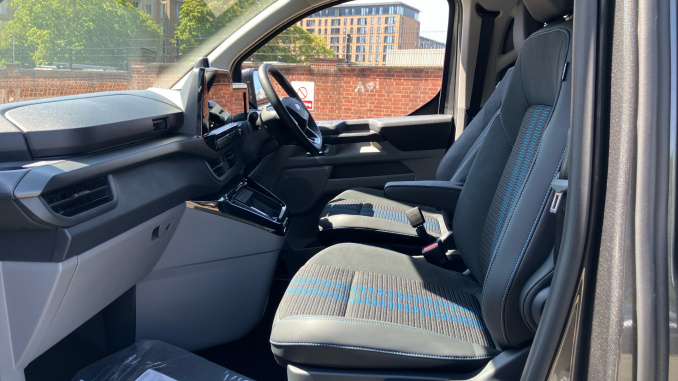 Ford Transit Custom 320 L1 Petrol Fwd 2.5 PHEV 232ps H1 Double Cab Van Sport Auto - Image 13